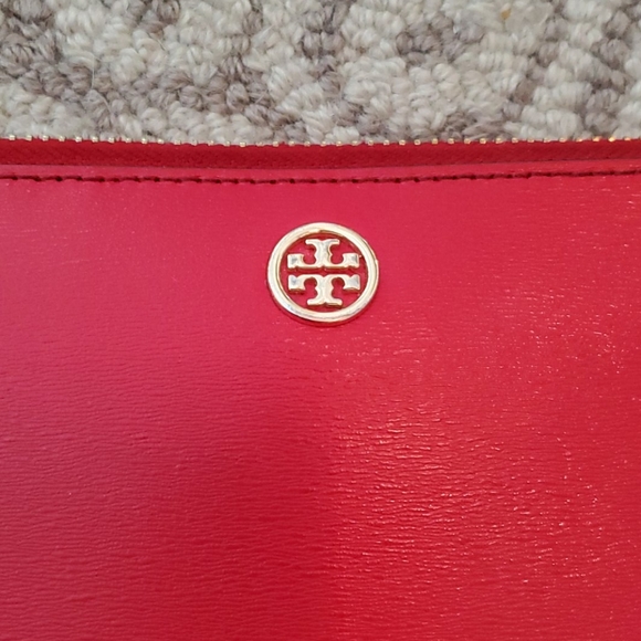 Tory Burch red Continental Saffiano wallet - Picture 4 of 7